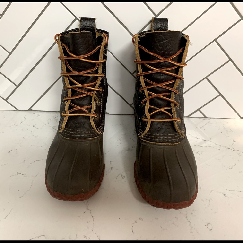 Size 7 women’s LL Bean bison leather boot.